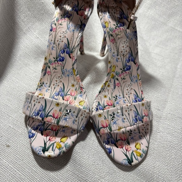 Aldo Floral Print Women's Heels - Picture 4 of 7